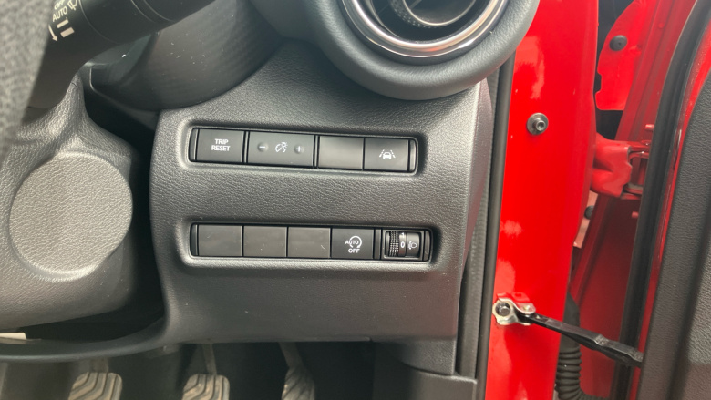 Nissan Juke 1.0 DiG-T N-Connecta 5dr Petrol Hatchback